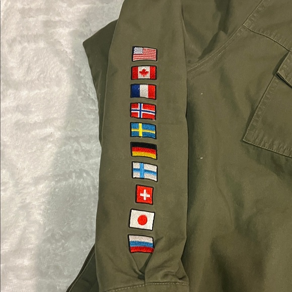 💁♂️Men's Olive Green Hooded Jacket Level 1 with different countries flags on it - Picture 4 of 9